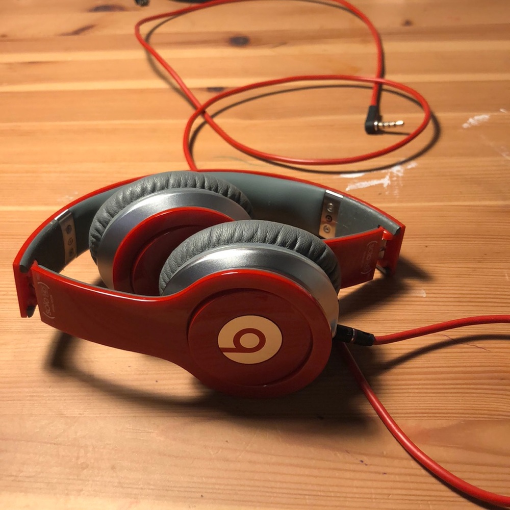 Beat Solo Red